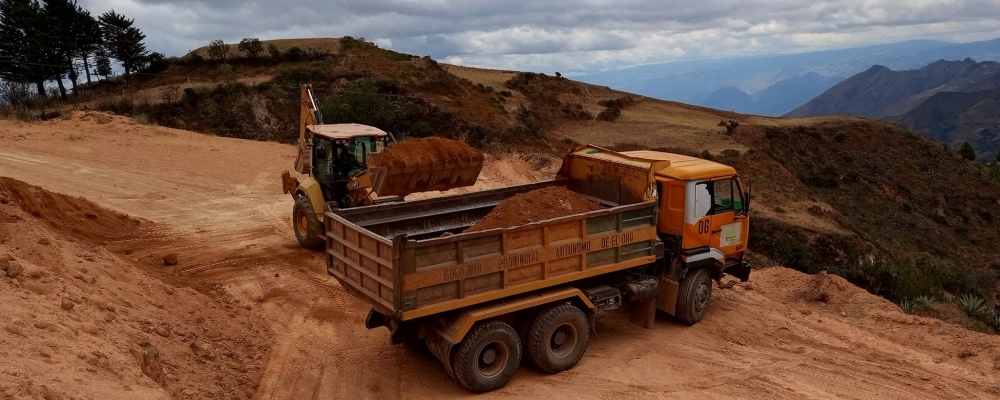 MANTENIMIENTO VIA LASTRADO EN LA PINTORESCA COMUNIDAD PASALOMA